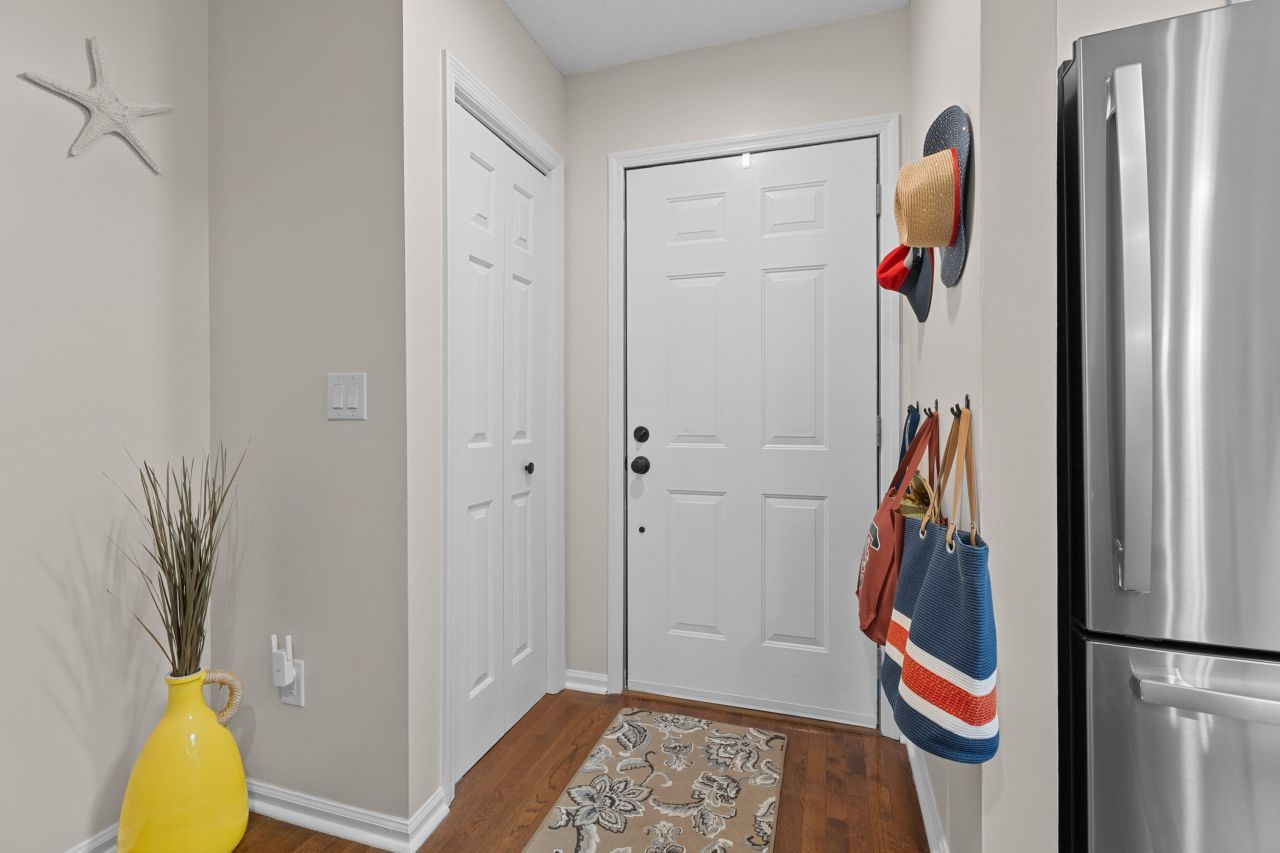 2402 Racquet Club Drive Photo 8