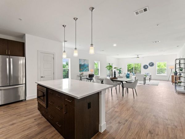 6444 Burnet RD, Unit 204, Austin, TX 78757