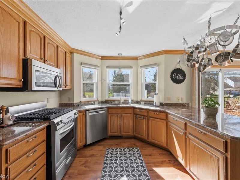 1572 Augusta Avenue , Brunswick, OH 44212 Photo 7