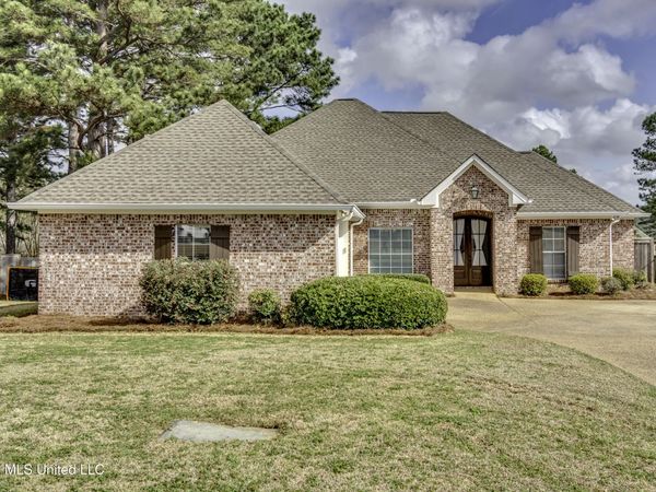 106 Linden Cove, Madison, MS 39110