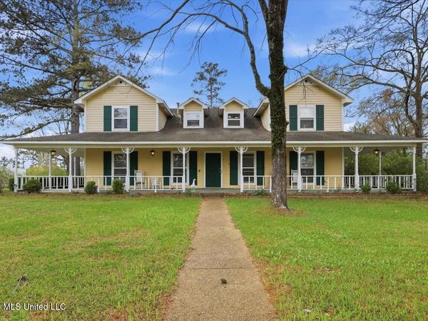 709 Country Place Drive, Pearl, MS 39208