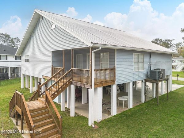 15035 Pawnee Place, Kiln, MS 39556