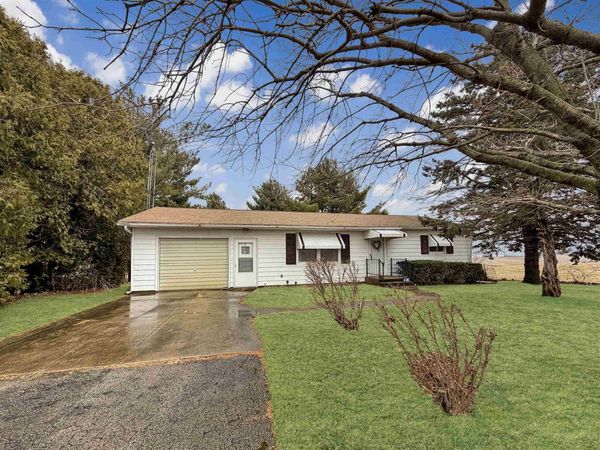 18025 Elizabeth Road, MOUNT CARROLL, IL 61053