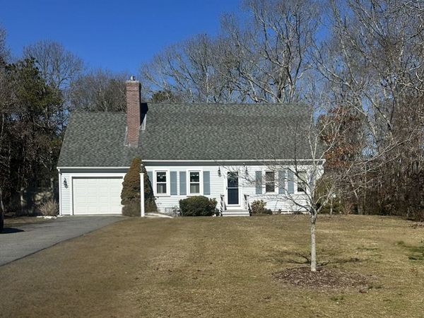 19 Tiller Dr, Falmouth, MA 02536