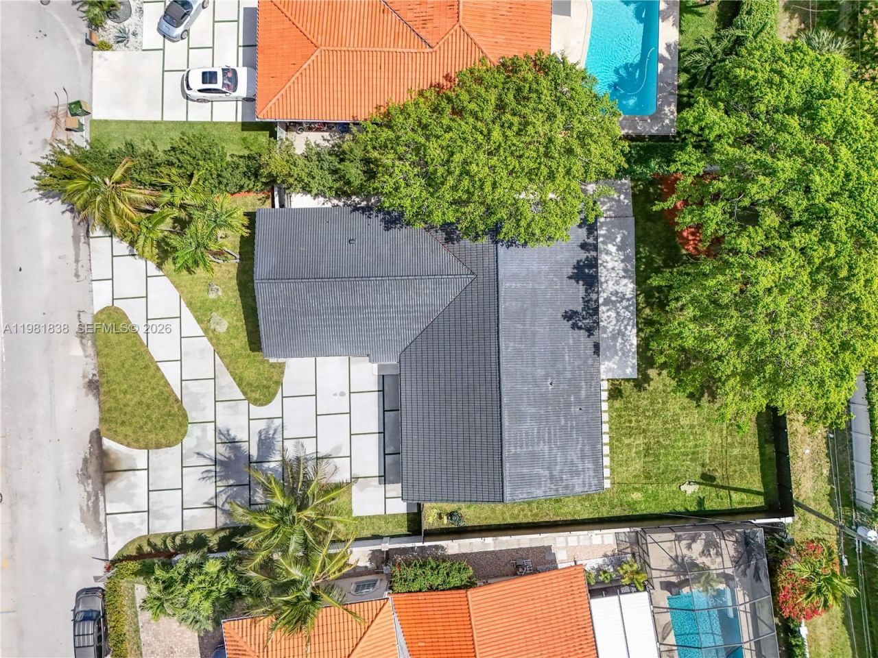 11660 Canal Dr , North Miami, FL 33181 Photo