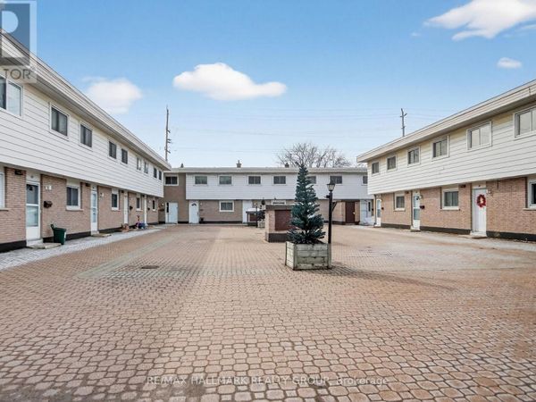 427 Moodie Drive, Ottawa, ON K2H8A5