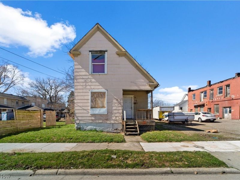 796 Sherman, Akron, OH 44311 Photo 2