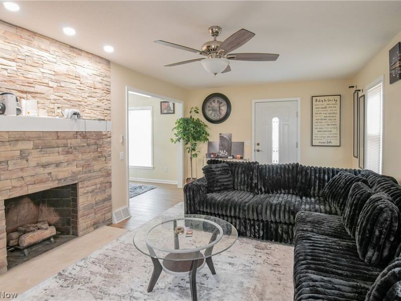 1121 Woodward Avenue , Akron, OH 44310 Photo 4