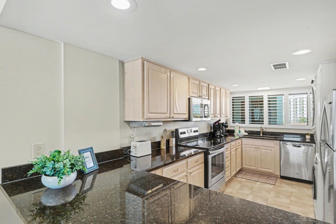 6810 N Ocean Blvd.  Photo 13