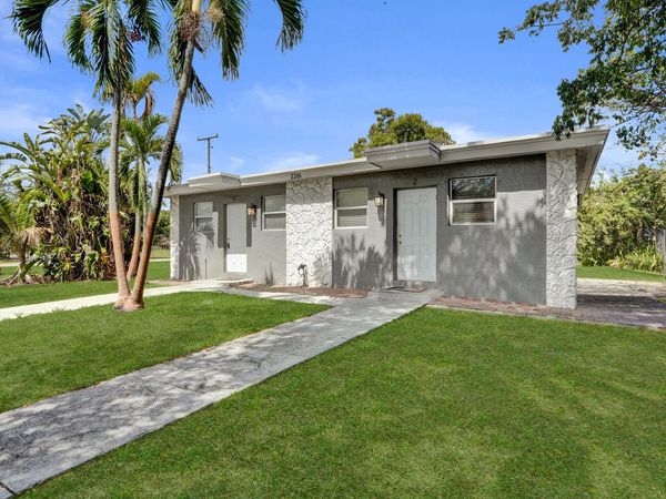 2261 NW 2nd Street, Pompano Beach, FL 33069
