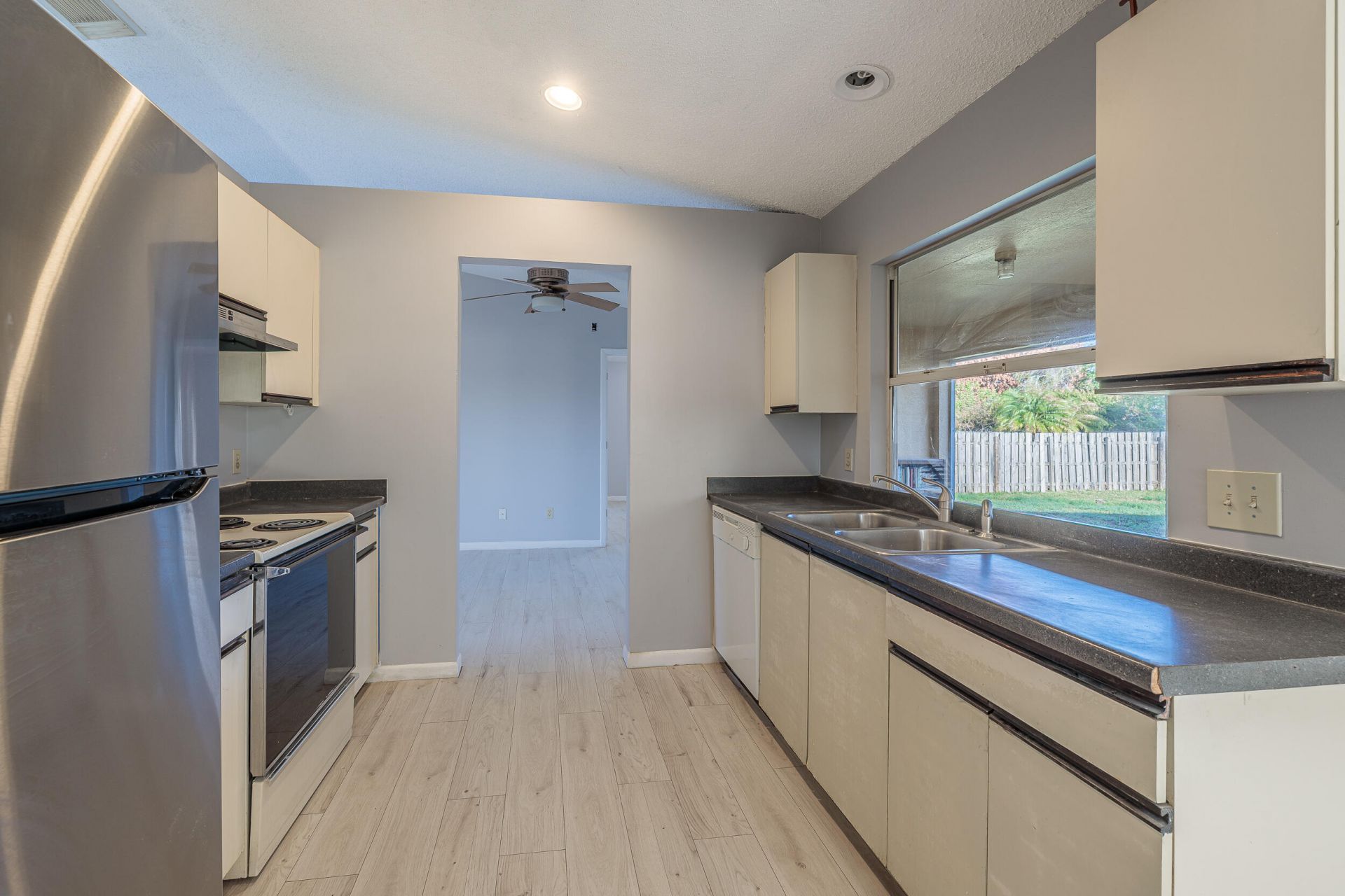 509 SW Fairview Avenue, Port Saint Lucie, FL 34983 Photo