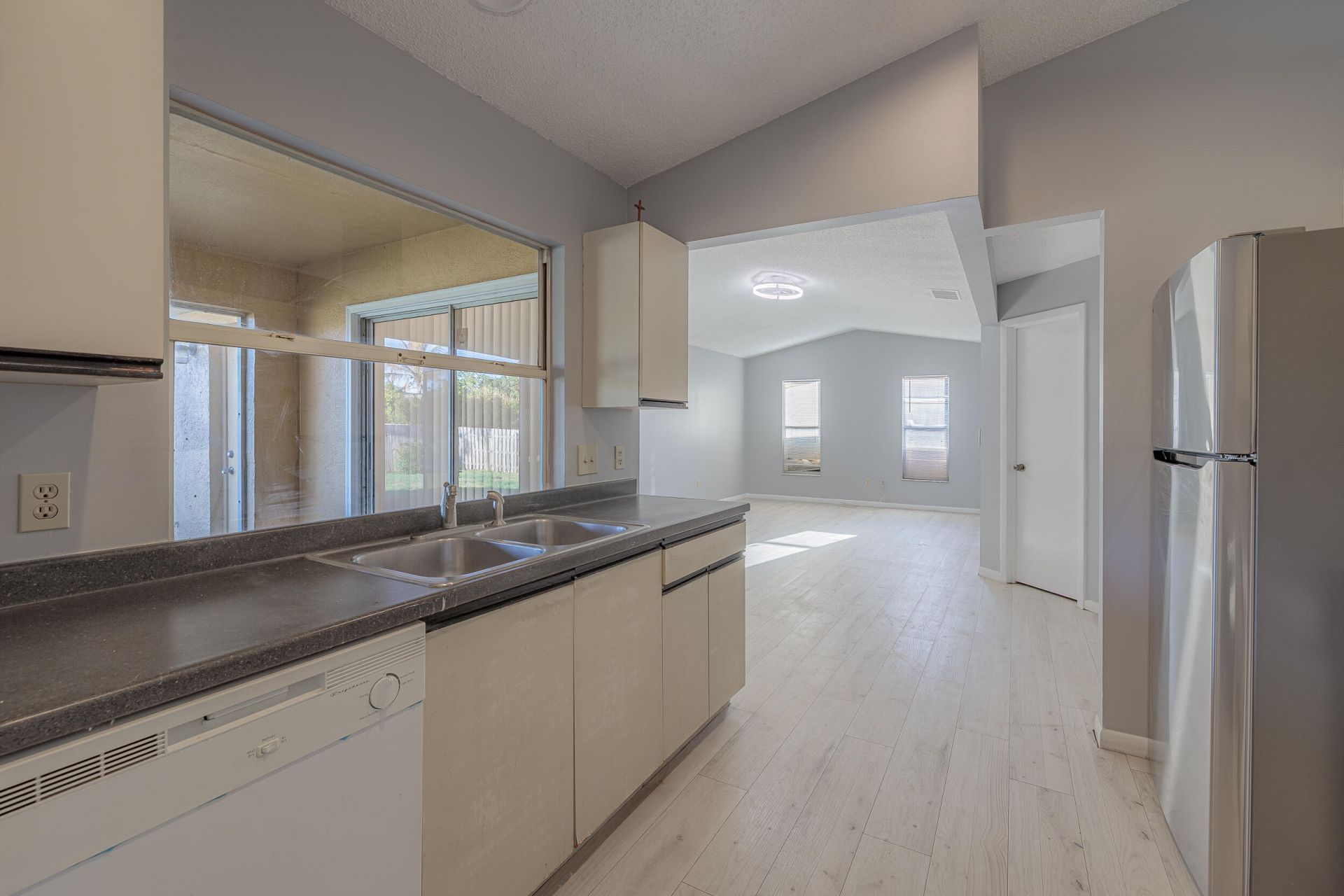 509 SW Fairview Avenue, Port Saint Lucie, FL 34983 Photo