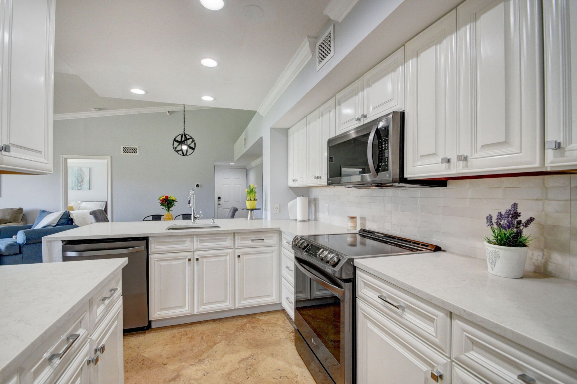 145 Yacht Club Way, Unit 304, Hypoluxo, FL 33462 Photo