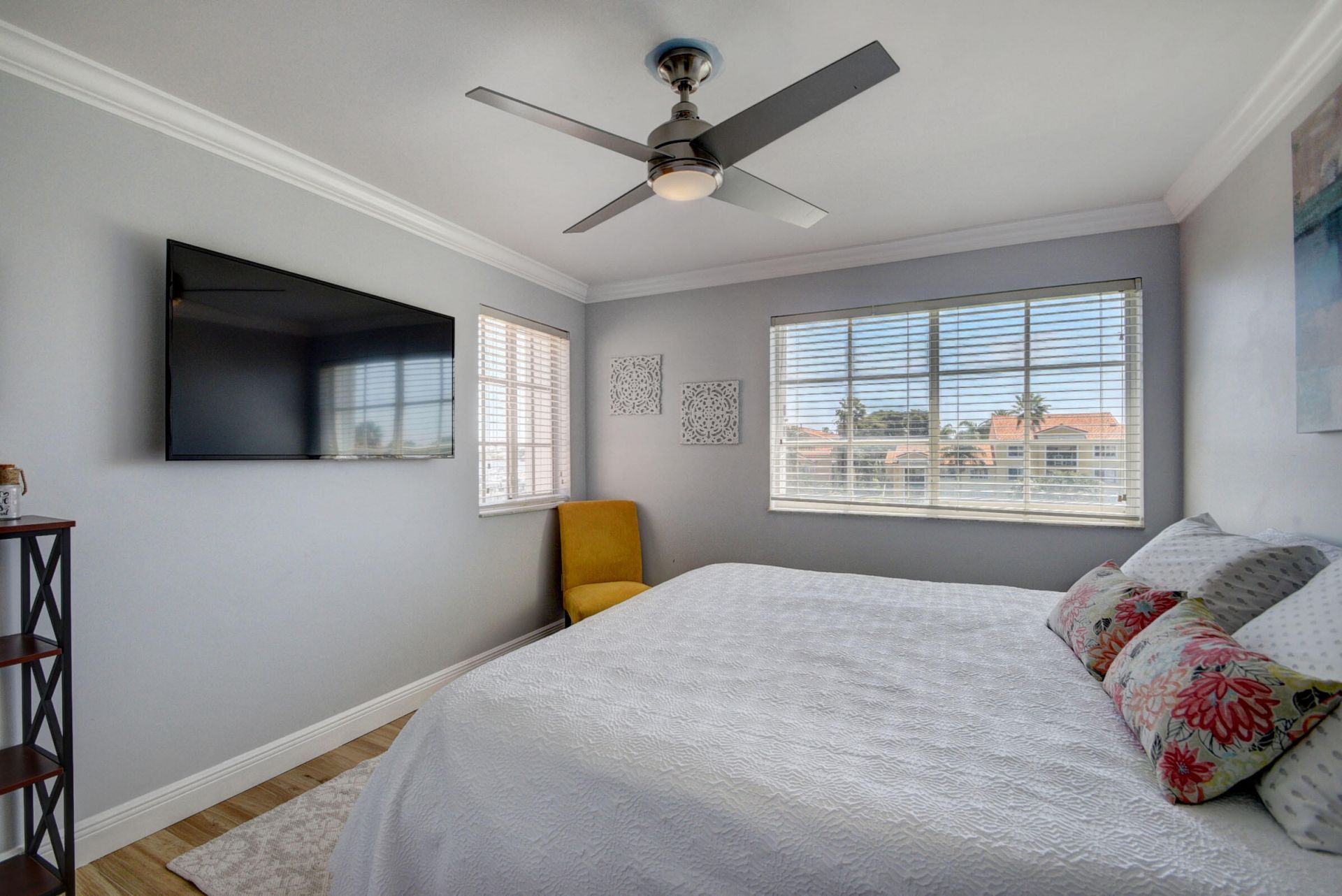 145 Yacht Club Way, Unit 304, Hypoluxo, FL 33462 Photo