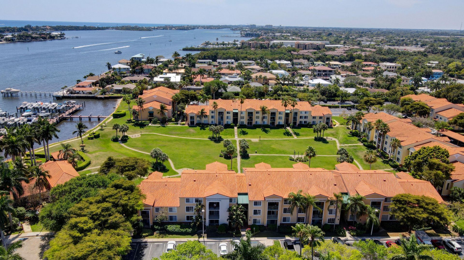 145 Yacht Club Way, Unit 304, Hypoluxo, FL 33462 Photo