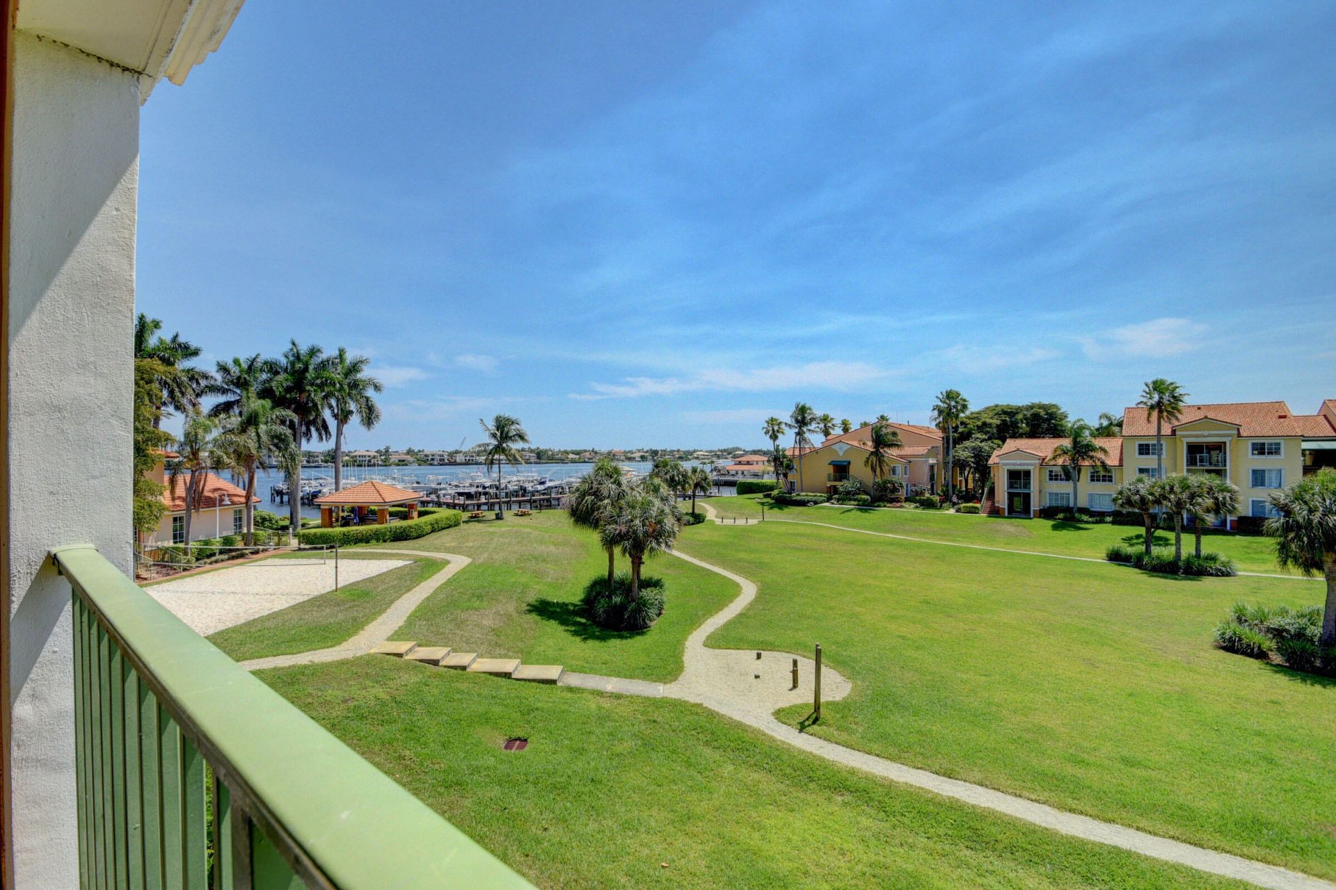 145 Yacht Club Way, Unit 304, Hypoluxo, FL 33462 Photo
