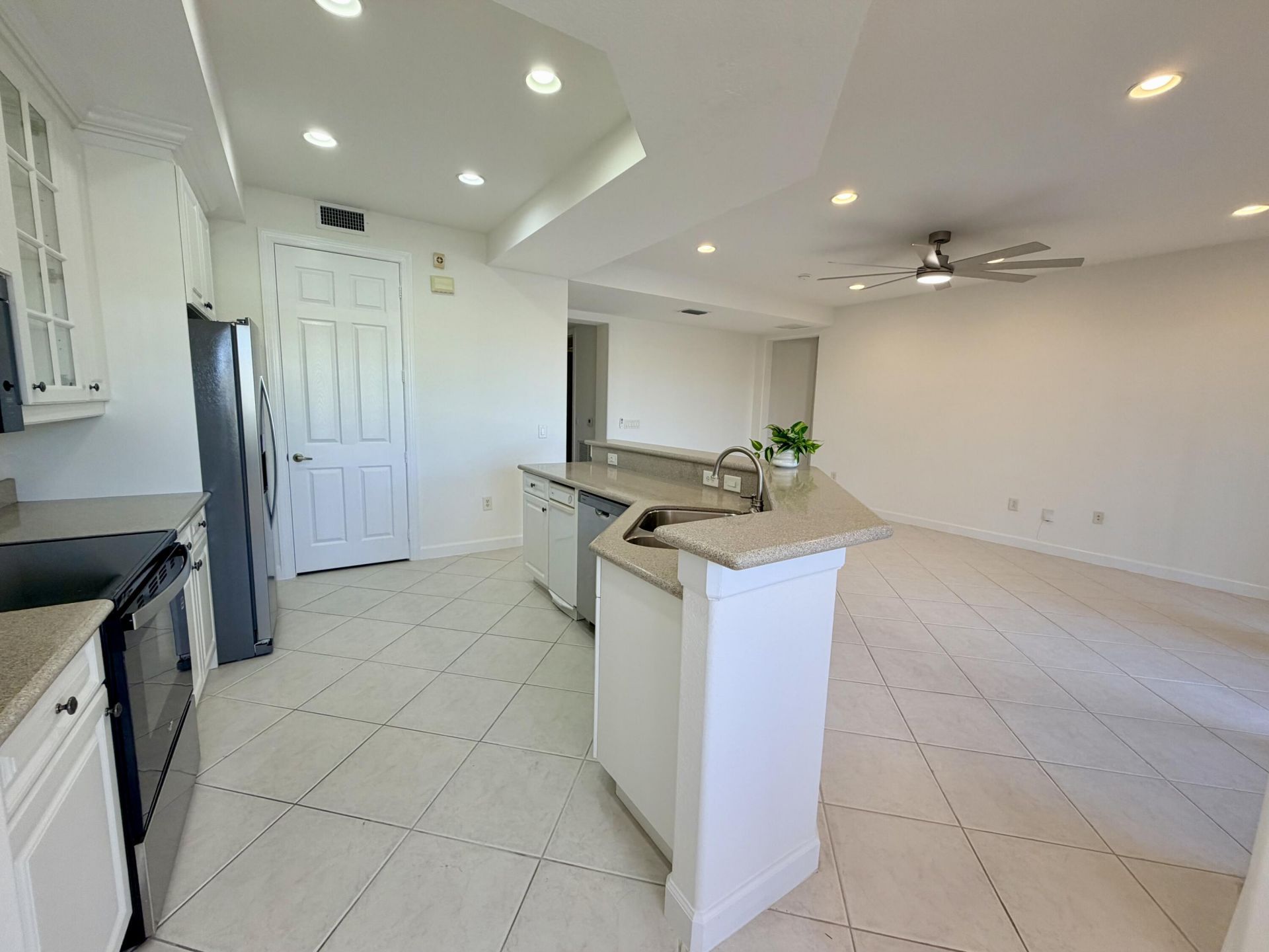 8290 NW 128th Lane, Unit 38-b, Parkland, FL 33076 Photo