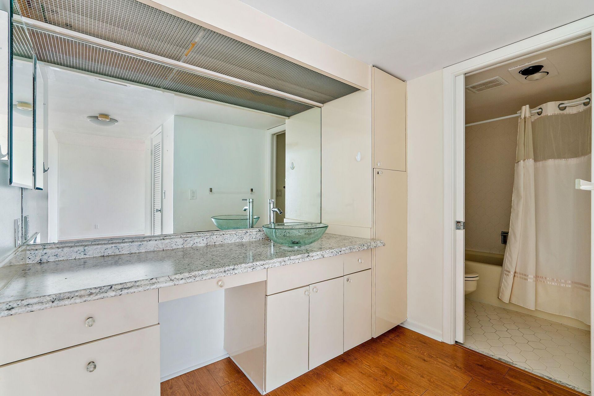 2400 Presidential Way, Unit 1706, West Palm Beach, FL 33401 Photo