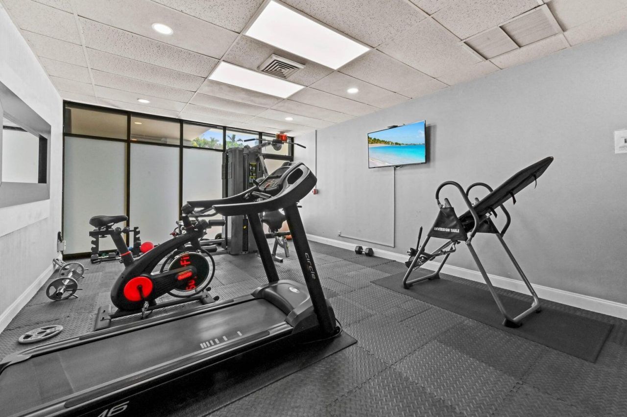 2400 Presidential Way, Unit 1706, West Palm Beach, FL 33401 Photo