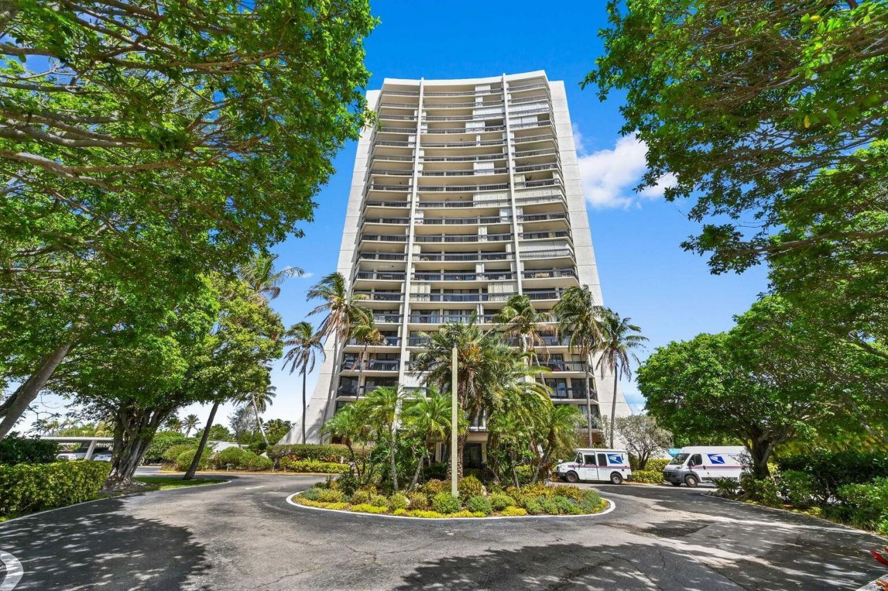 2400 Presidential Way, Unit 1706, West Palm Beach, FL 33401 Photo