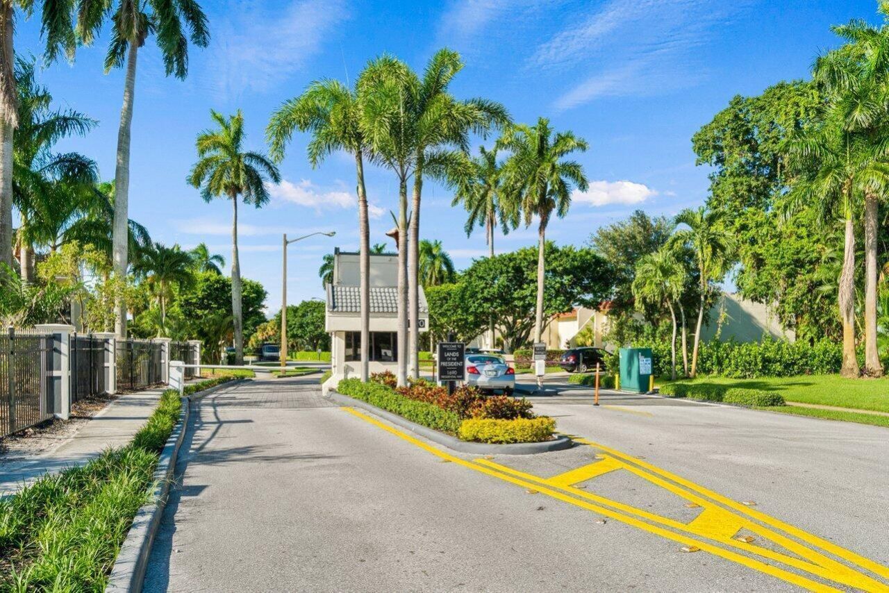 2400 Presidential Way, Unit 1706, West Palm Beach, FL 33401 Photo