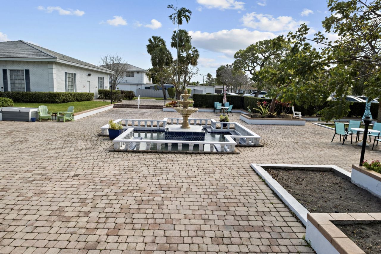 2270 NE 68th Street, Unit 1927, Fort Lauderdale, FL 33308 Photo