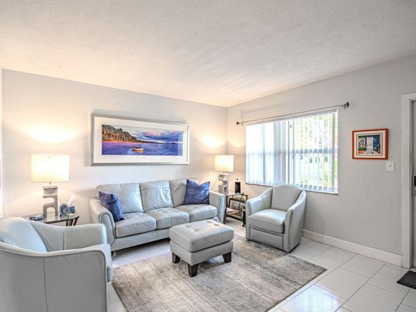 660 Glouchester Street, Unit 106, Boca Raton, FL 33487