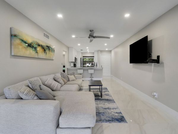 12911 Briarlake Drive, Unit 202, Palm Beach Gardens, FL 33418