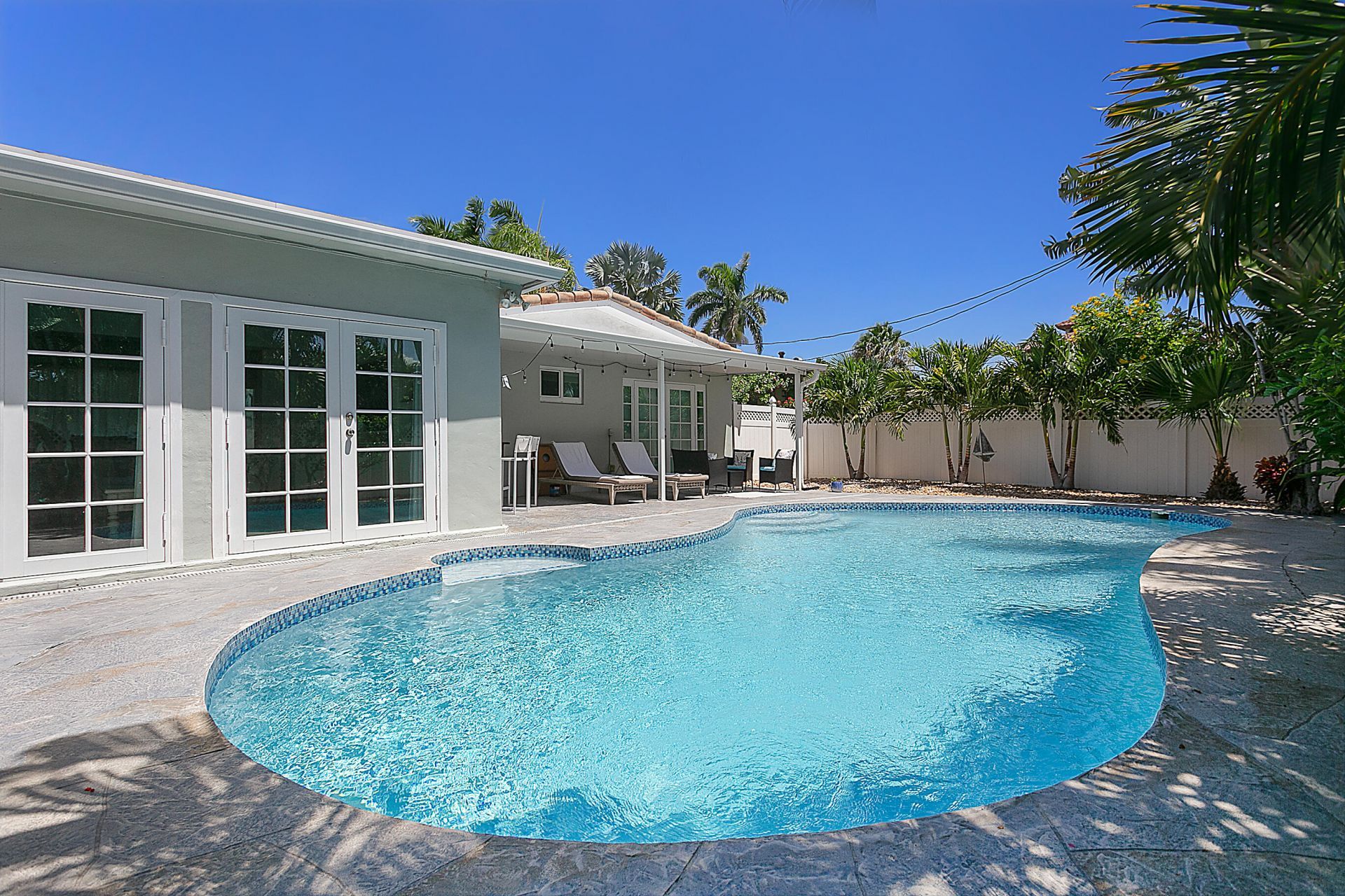 908 SE 10th Street, Deerfield Beach, FL 33441 Photo