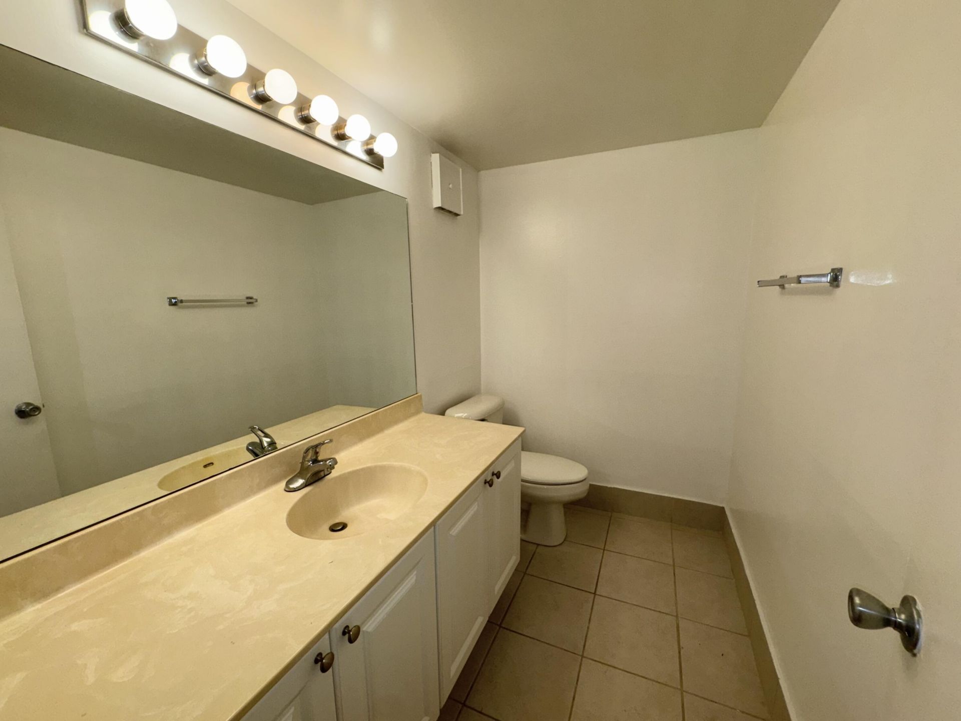 701 N Pine Island Road, Unit 105, Plantation, FL 33324 Photo