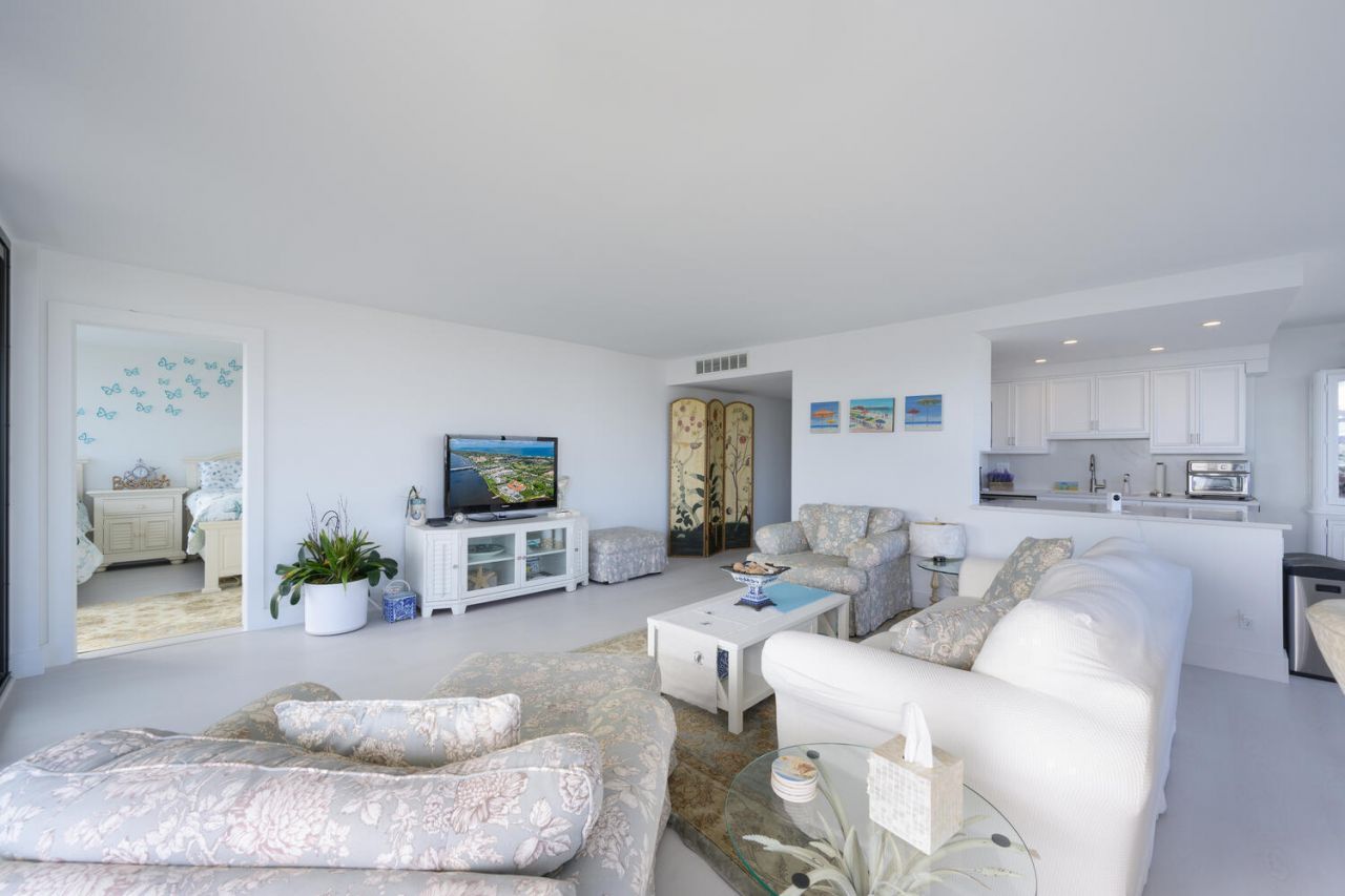 3589 S Ocean Boulevard, Unit 801, South Palm Beach, FL 33480 Photo