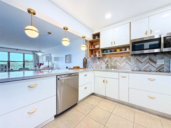 2311 S Cypress Bend Dr, Unit 319, Pompano Beach, FL 33069