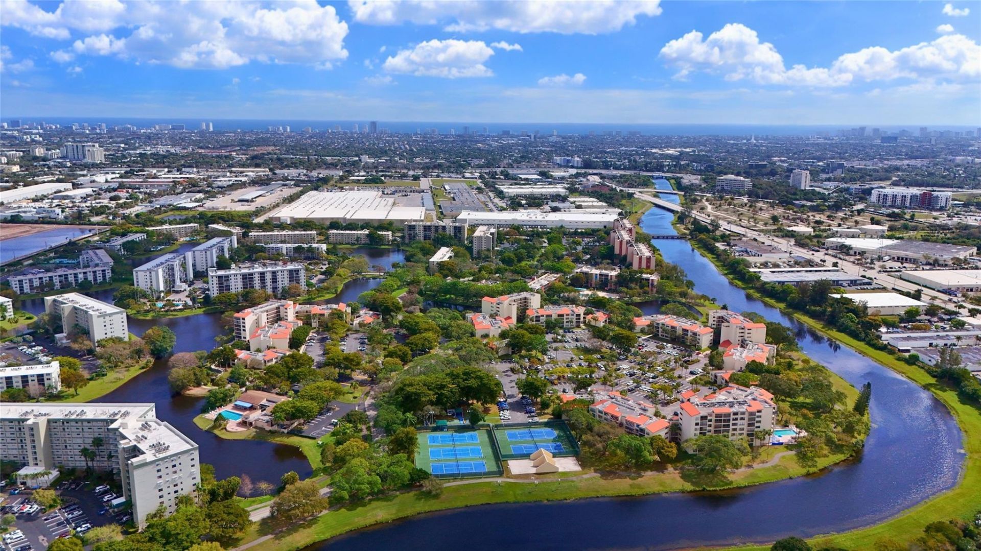 2311 S Cypress Bend Dr, Unit 319, Pompano Beach, FL 33069 Photo