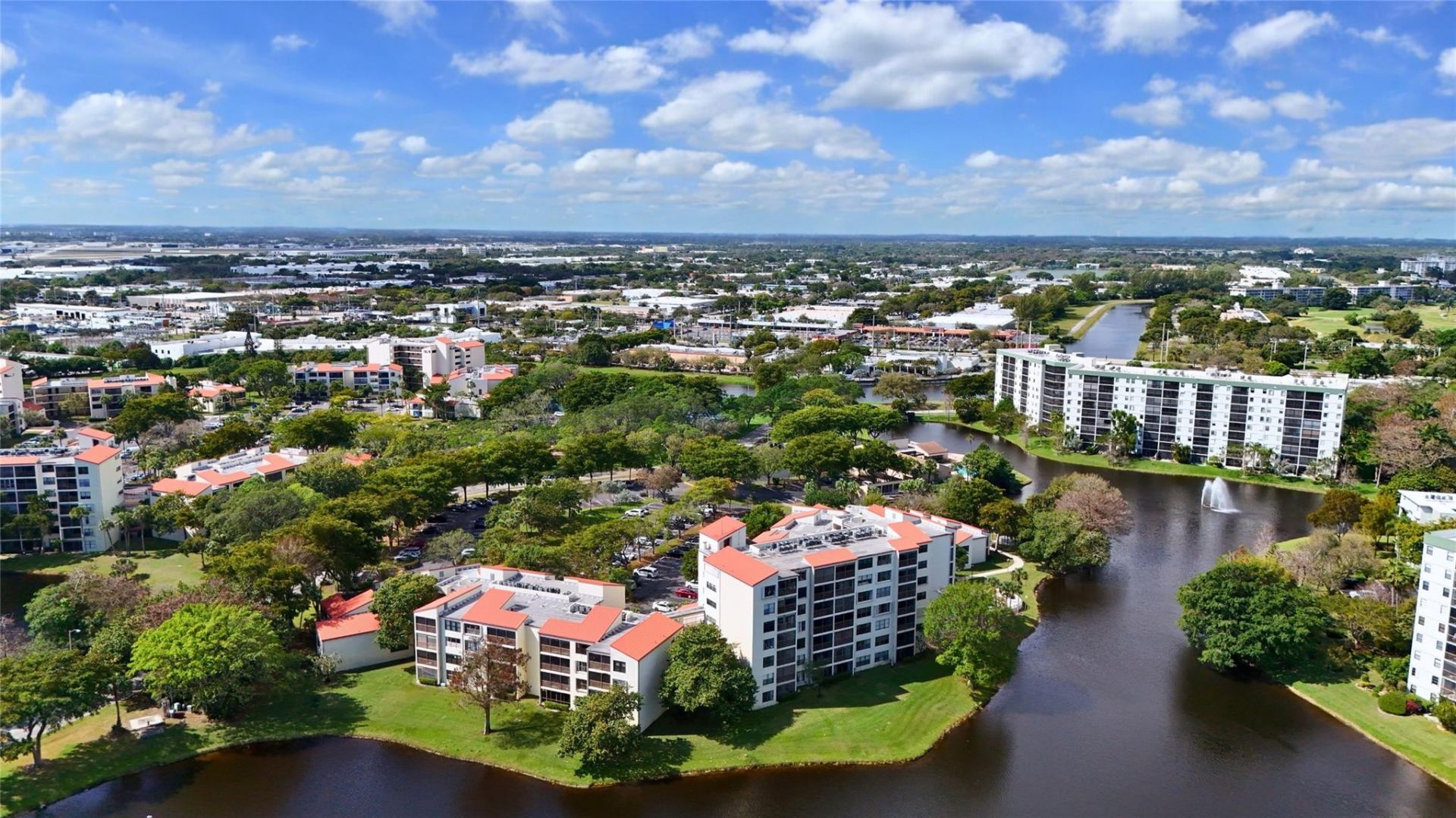 2311 S Cypress Bend Dr, Unit 319, Pompano Beach, FL 33069 Photo