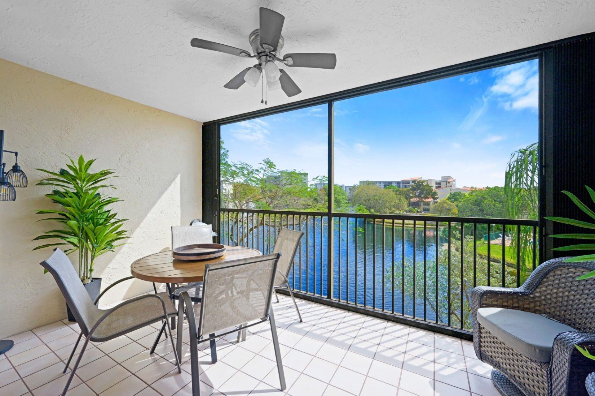 2334 S Cypress Bend Dr, Unit 308, Pompano Beach, FL 33069 Photo