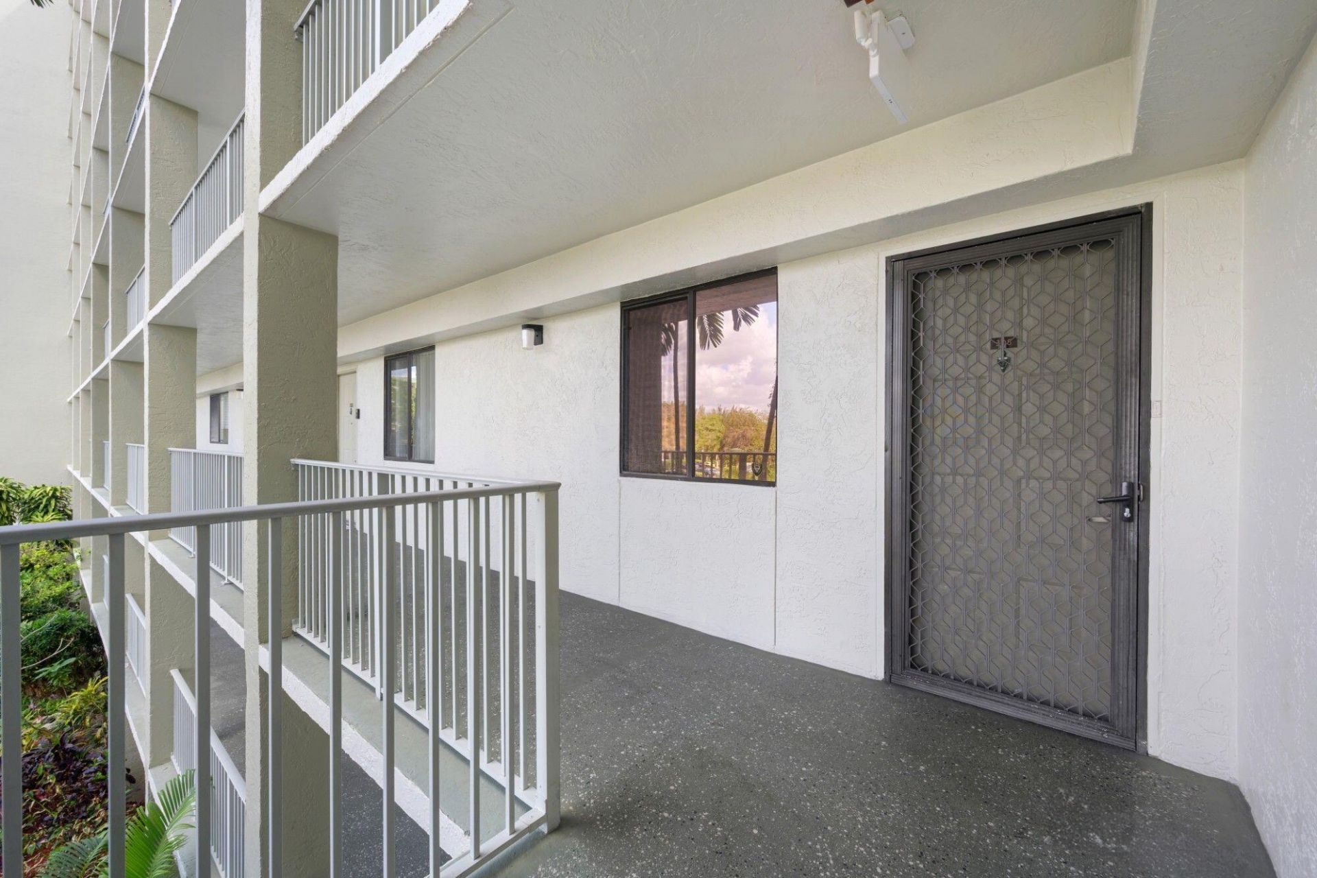 2334 S Cypress Bend Dr, Unit 308, Pompano Beach, FL 33069 Photo