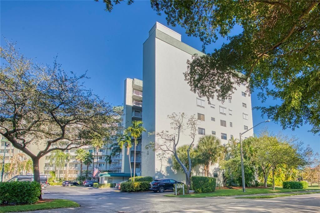 2334 S Cypress Bend Dr, Unit 308, Pompano Beach, FL 33069 Photo