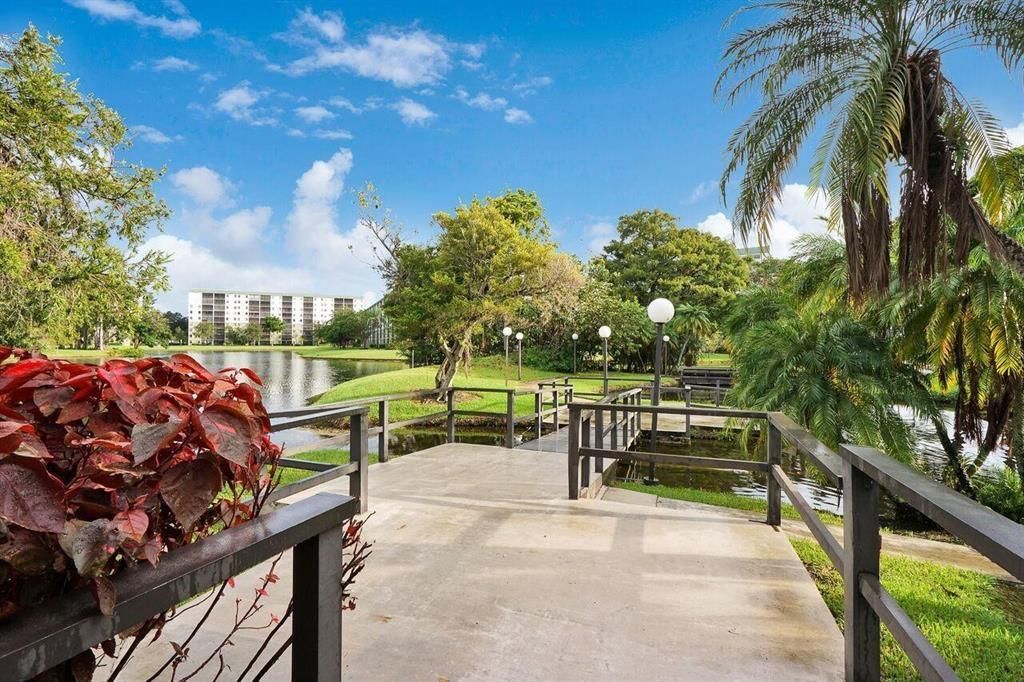 2334 S Cypress Bend Dr, Unit 308, Pompano Beach, FL 33069 Photo