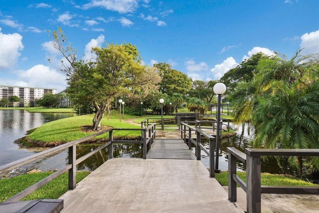 2334 S Cypress Bend Dr, Unit 308, Pompano Beach, FL 33069 Photo