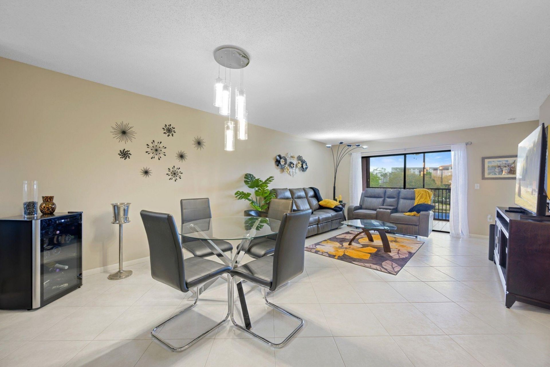2334 S Cypress Bend Dr, Unit 308, Pompano Beach, FL 33069 Photo