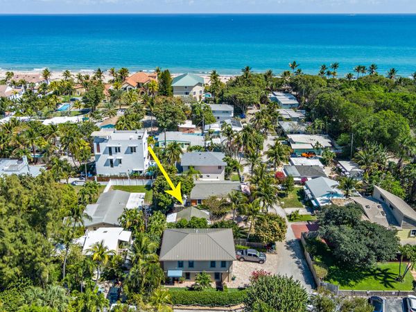 8 Surf Road, Boynton Beach, FL 33435