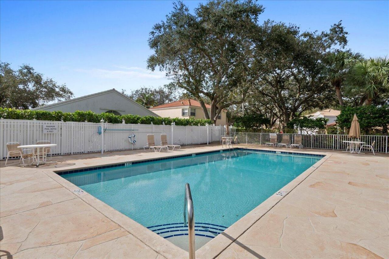 10233 Allamanda Circle, Palm Beach Gardens, FL 33410 Photo