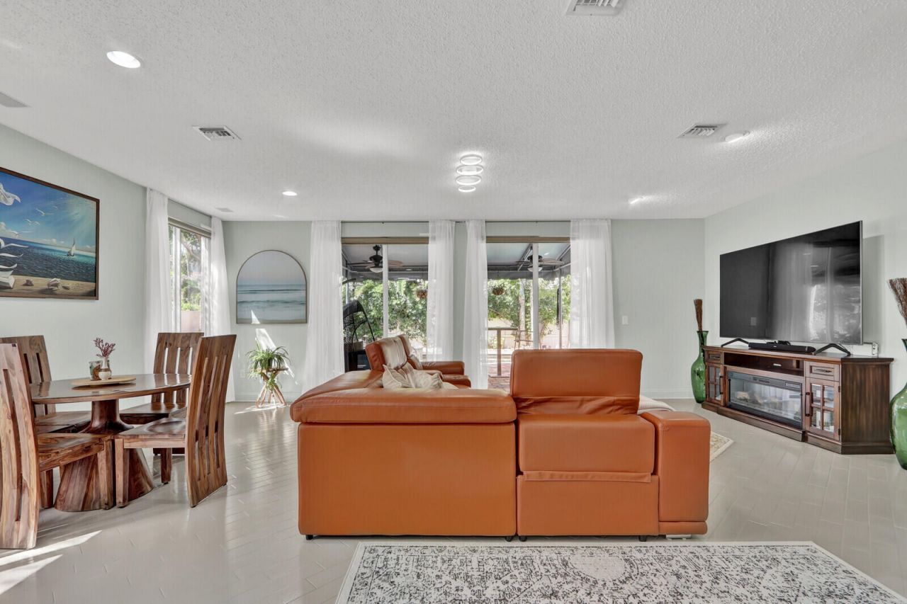 2063 Cezanne Road, West Palm Beach, FL 33409 Photo