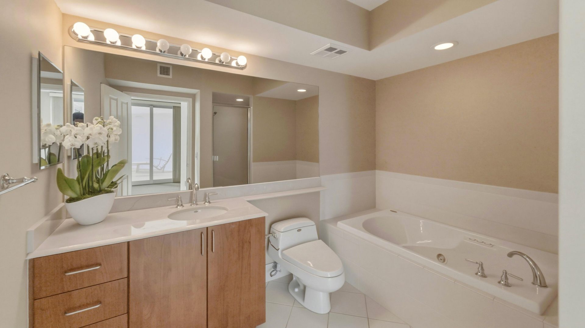 401 SW 4th Avenue, Unit 402, Fort Lauderdale, FL 33315 Photo