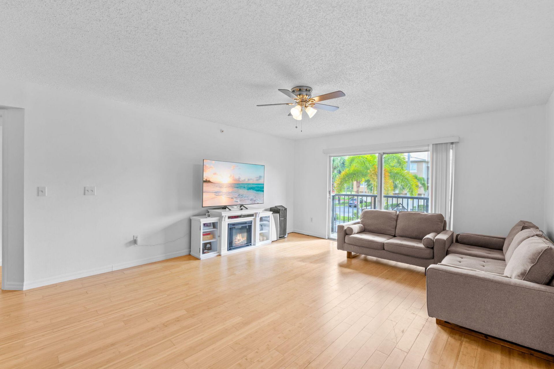 1000 Crestwood Ct Court S, Unit 1013, Royal Palm Beach, FL 33411 Photo