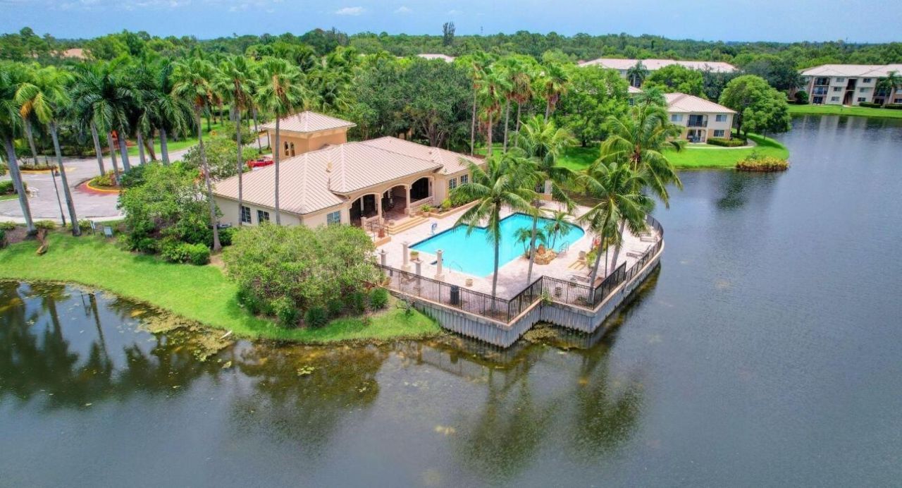 1000 Crestwood Ct Court S, Unit 1013, Royal Palm Beach, FL 33411 Photo