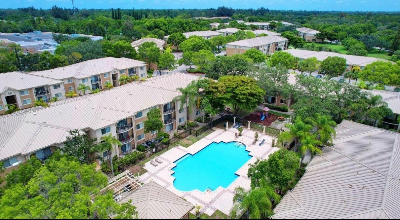 1000 Crestwood Ct Court S, Unit 1013, Royal Palm Beach, FL 33411 Photo