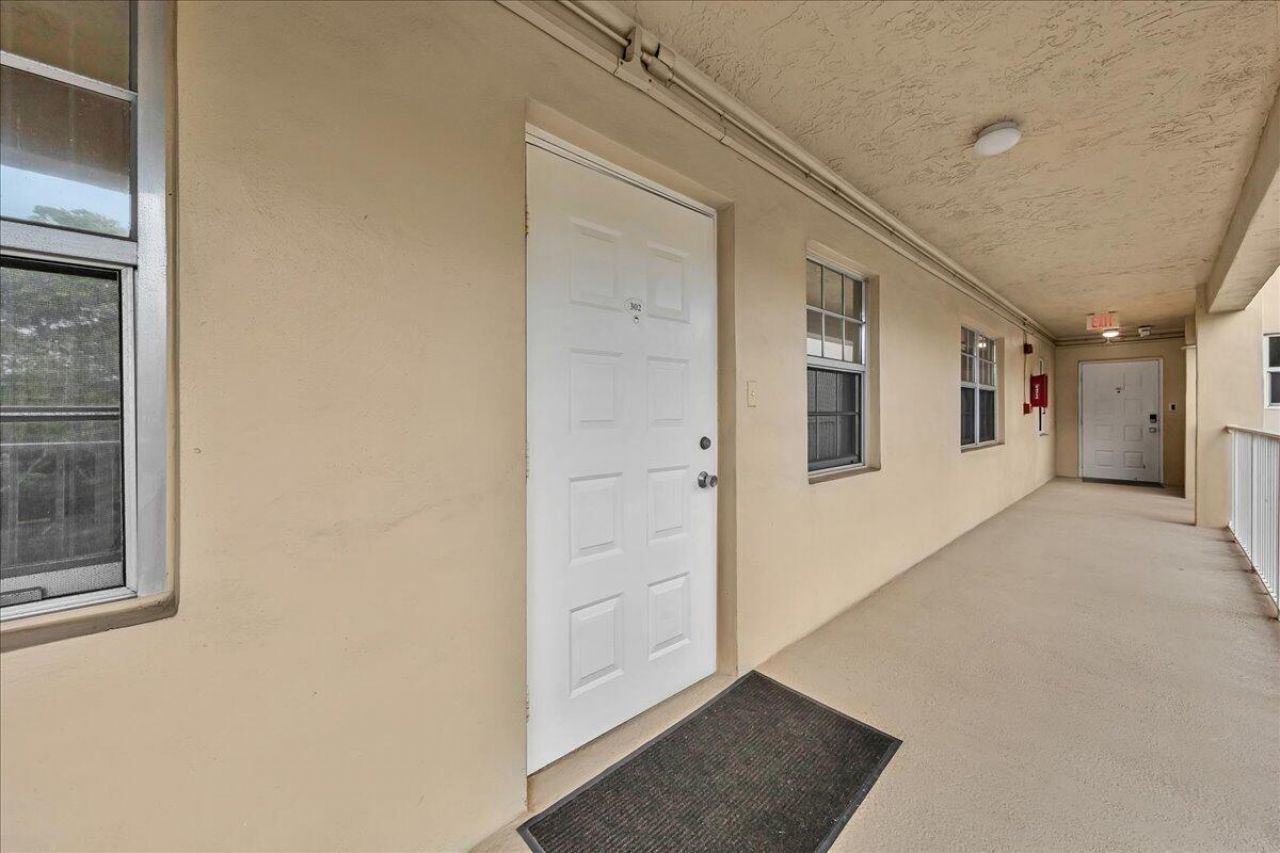 804 Cypress Grove Lane, Unit 302, Pompano Beach, FL 33069 Photo