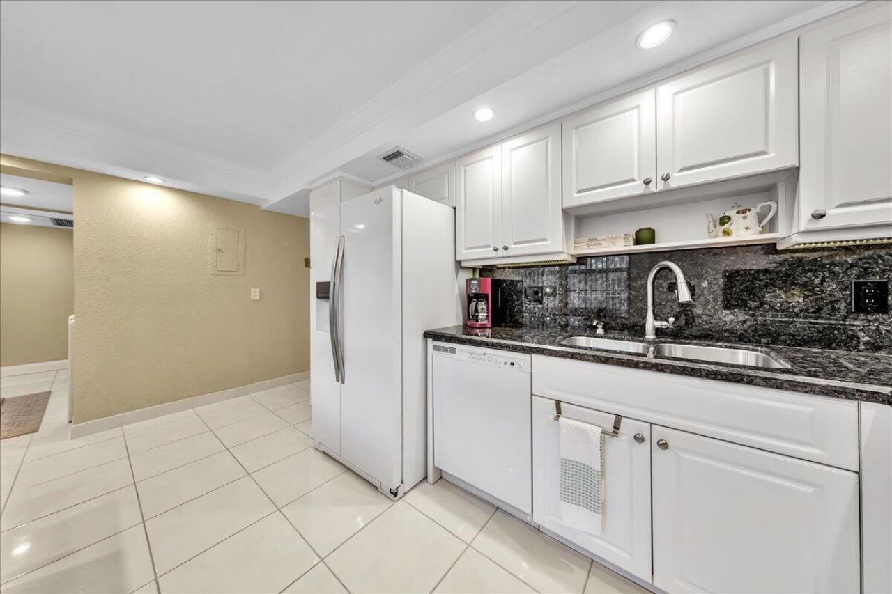 804 Cypress Grove Lane, Unit 302, Pompano Beach, FL 33069 Photo