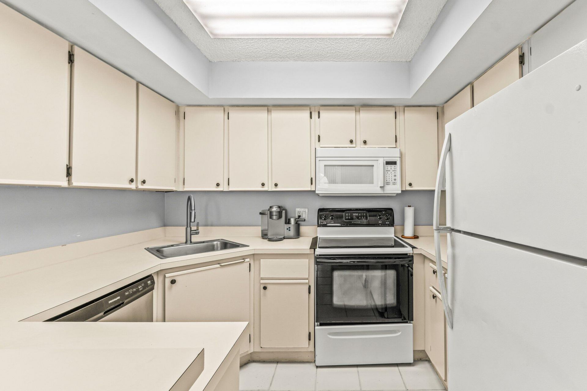 3900 Village Drive, Unit D, Delray Beach, FL 33445 Photo